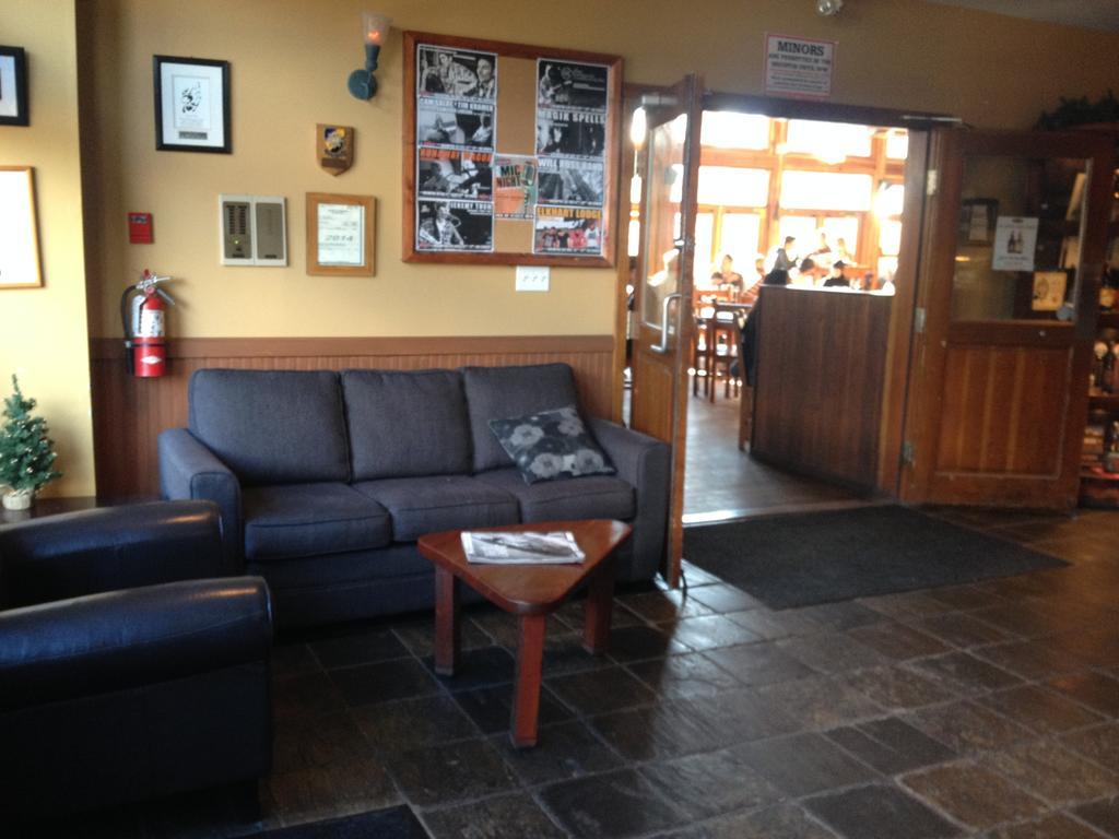 Howe Sound Inn & Brewing Company Squamish Eksteriør billede