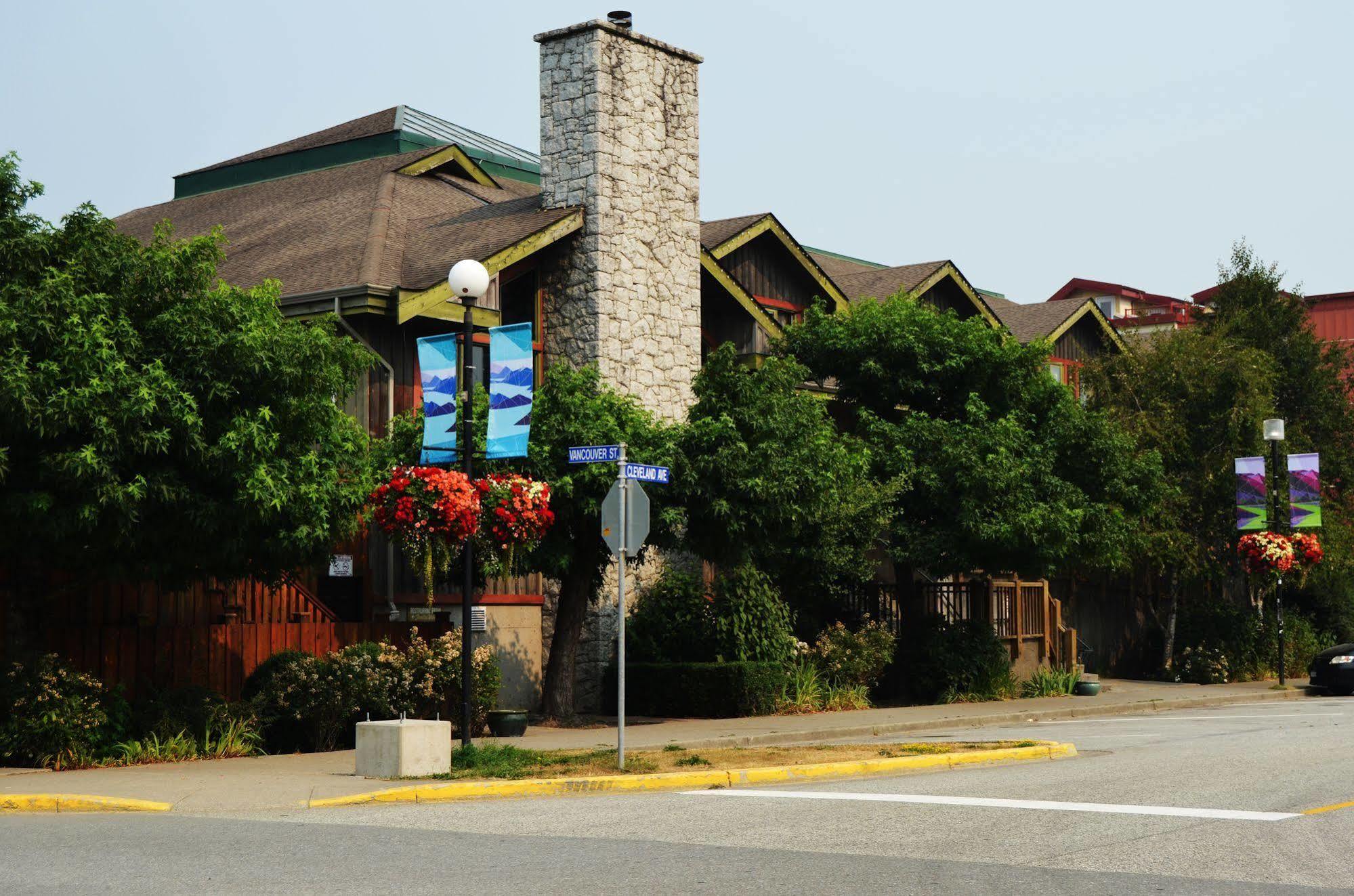 Howe Sound Inn & Brewing Company Squamish Eksteriør billede